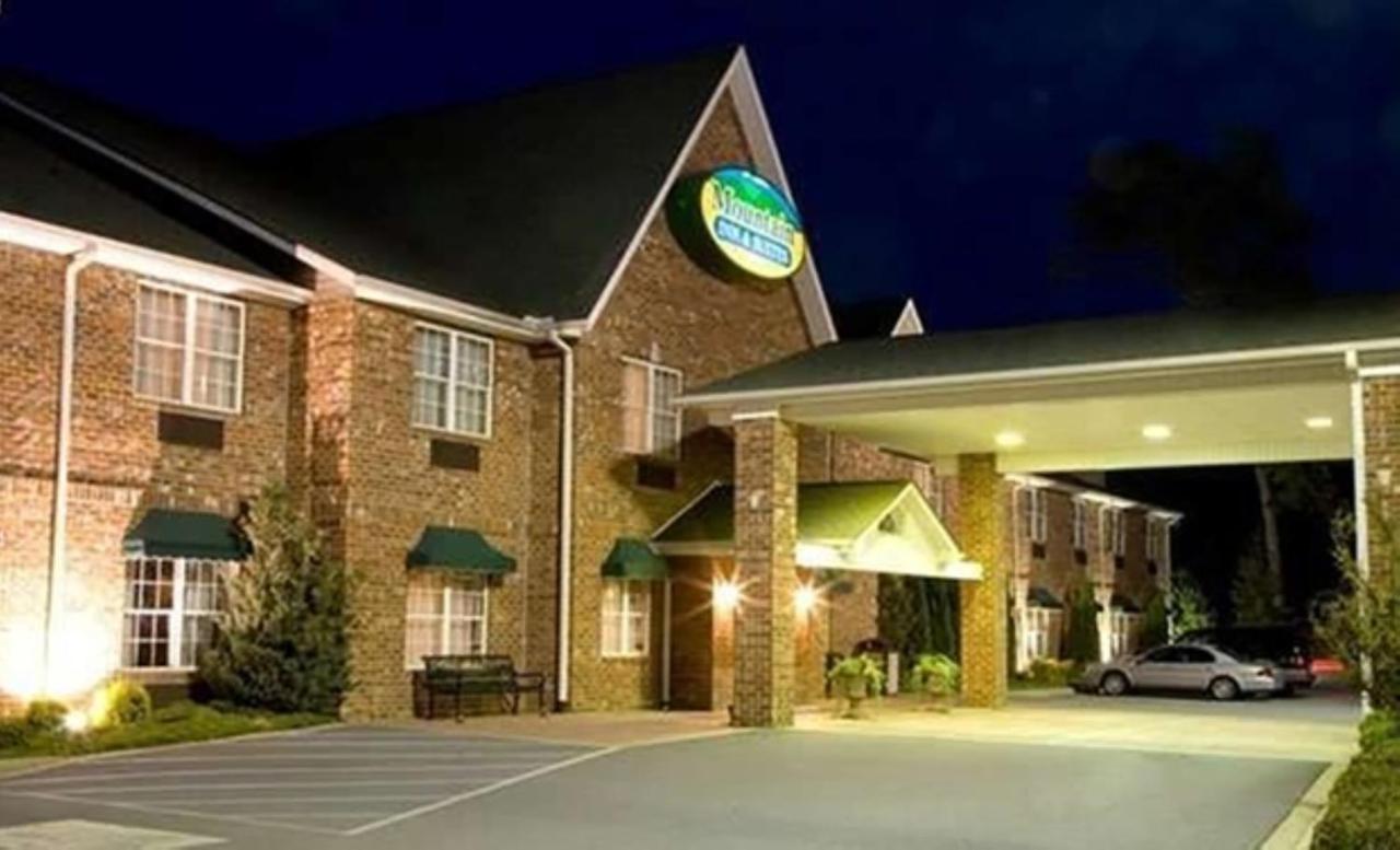 Mountain Inn & Suites Flat Rock Eksteriør bilde
