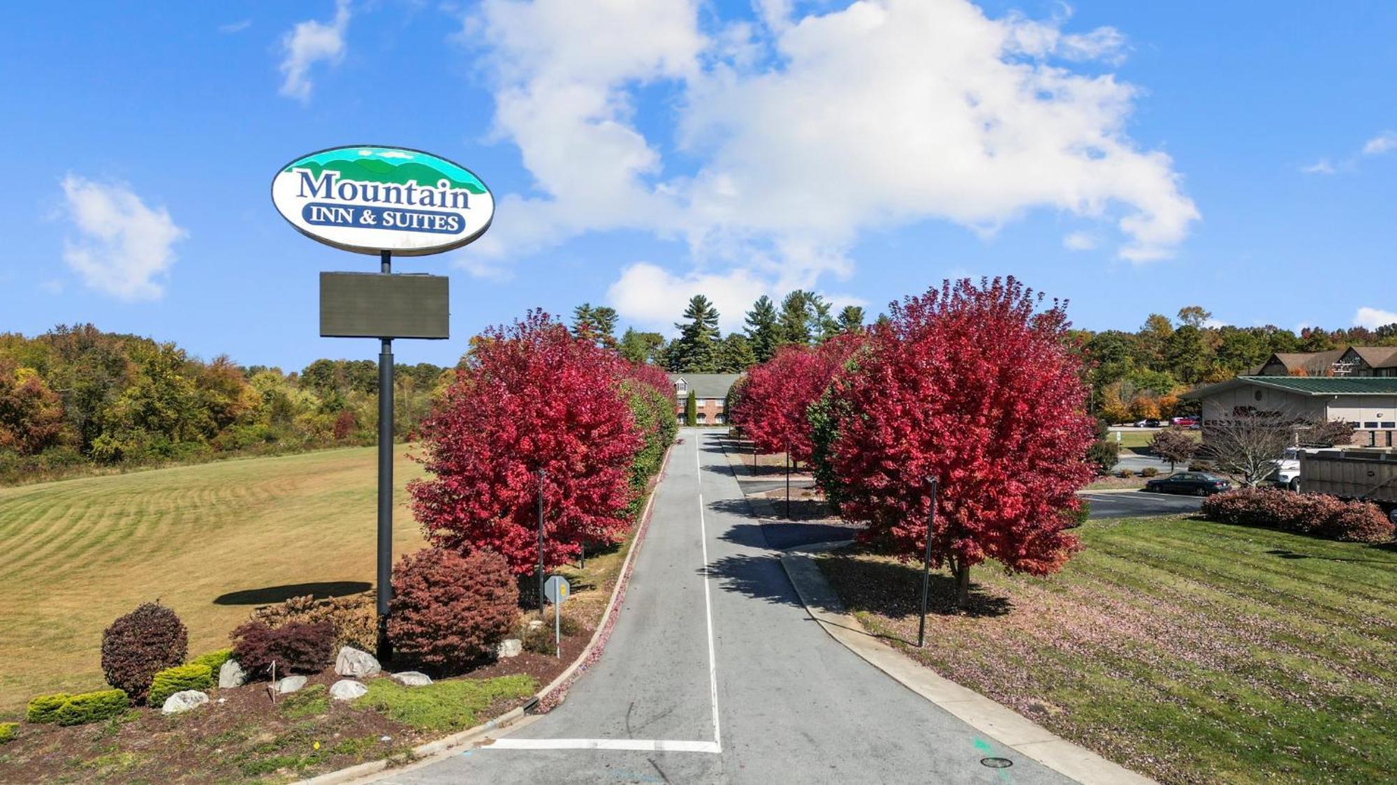 Mountain Inn & Suites Flat Rock Eksteriør bilde